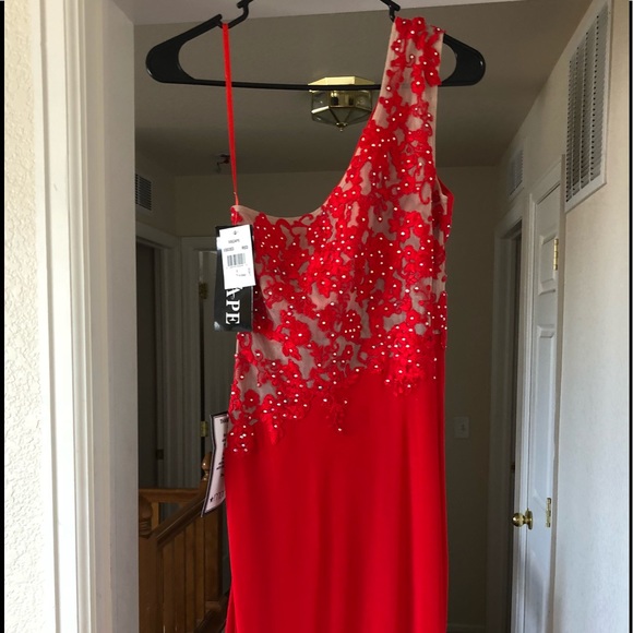 One of a Kind, never-worn red prom dress - Picture 3 of 4